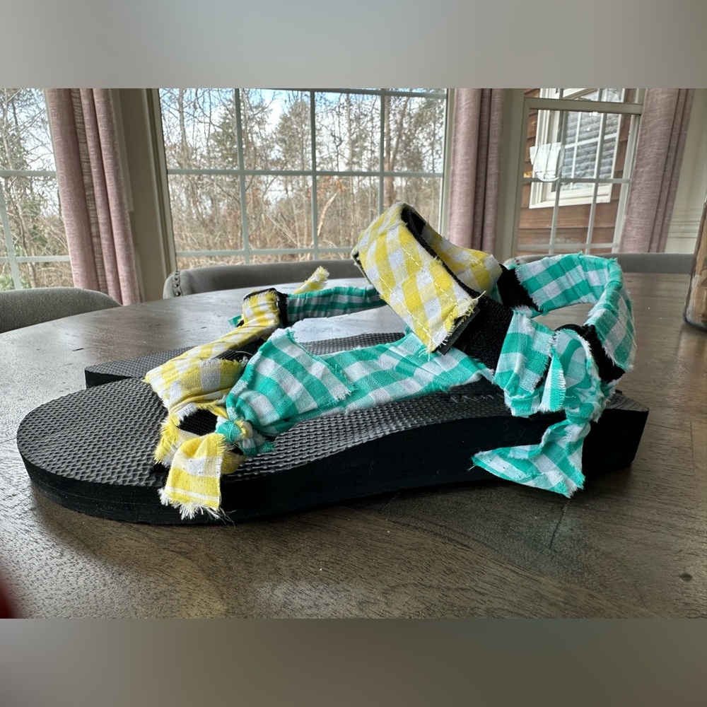New $188 Women’s Arizona Love Trekky Fun Strap Yellow Mint US 11.5-12 /EUR 42